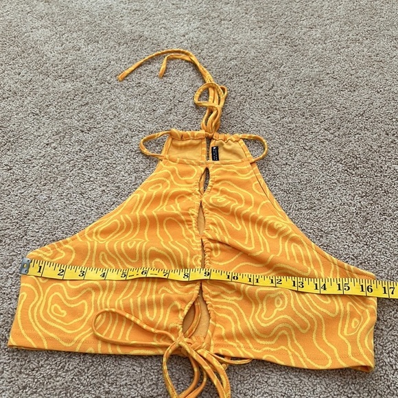 Zara large jacquard halter keyhole top. - Picture 8 of 13